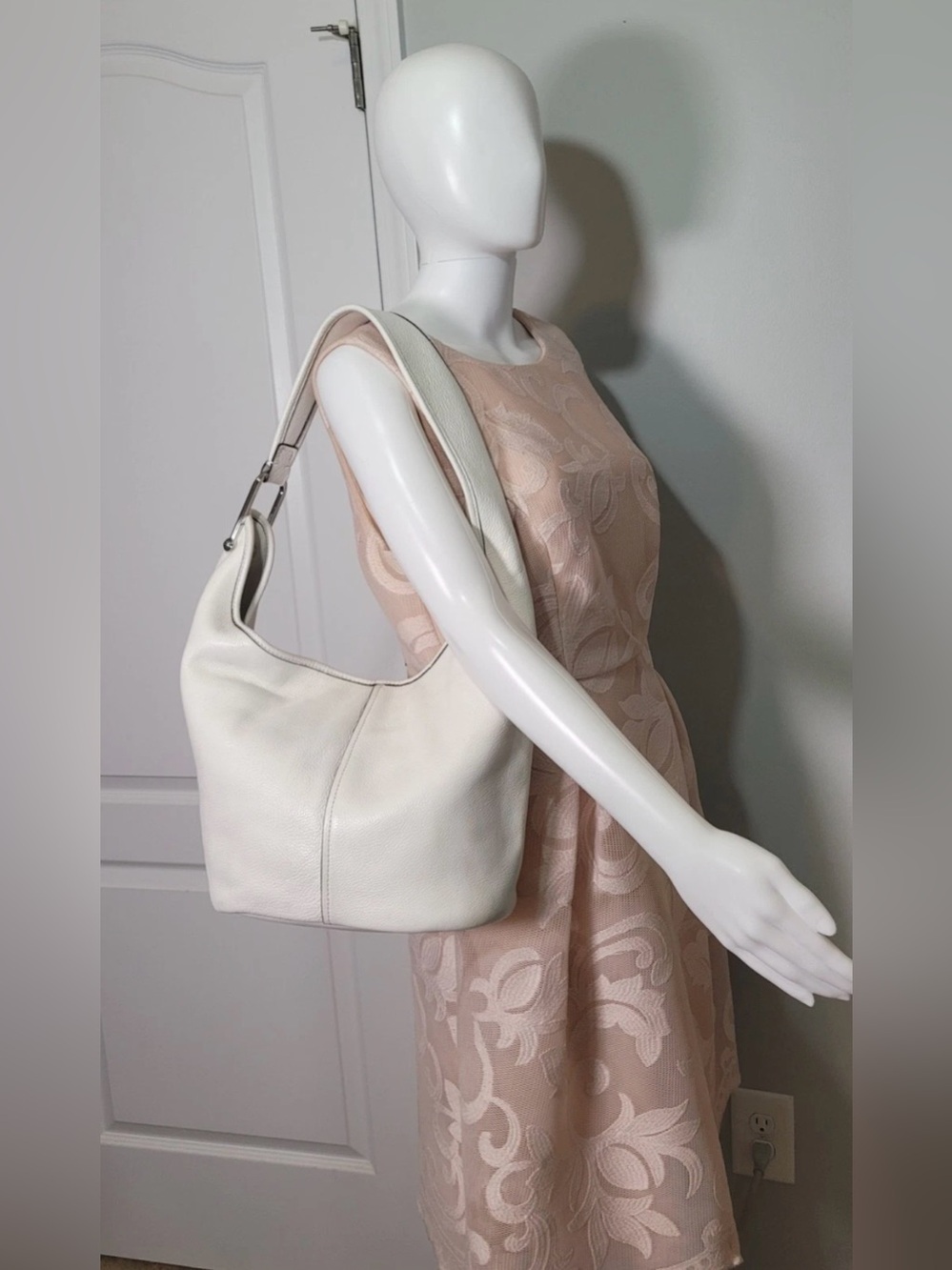 Michael Kors Hobo Shoulder Bag White Leather Silver Hardware - Picture 3 of 16